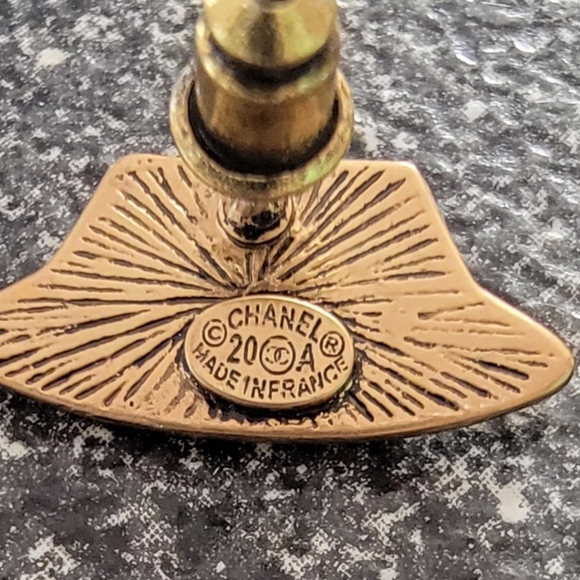 Chanel Vintage Goldtone Gold Earrings Black Enamel & Glass Pearls - Picture 10 of 15